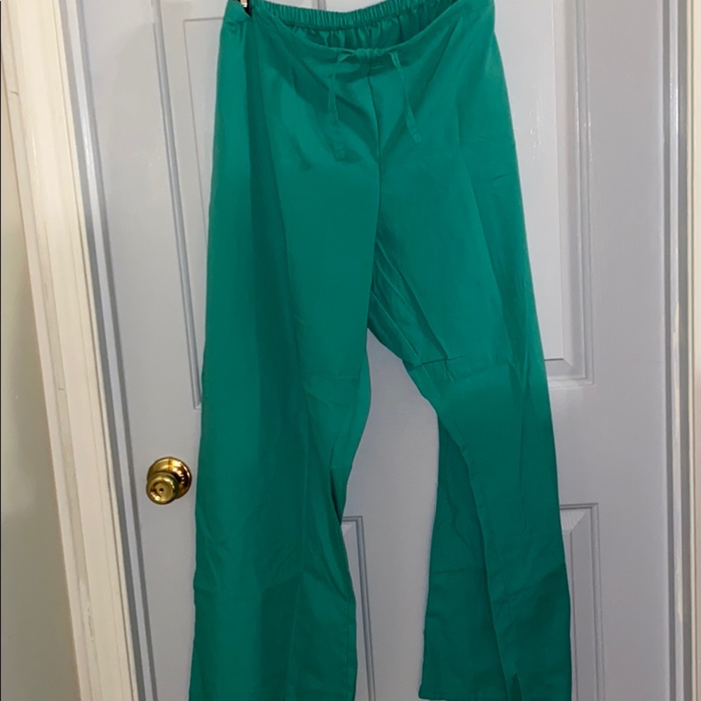 Lydia’s Scrub Pants 🔥
